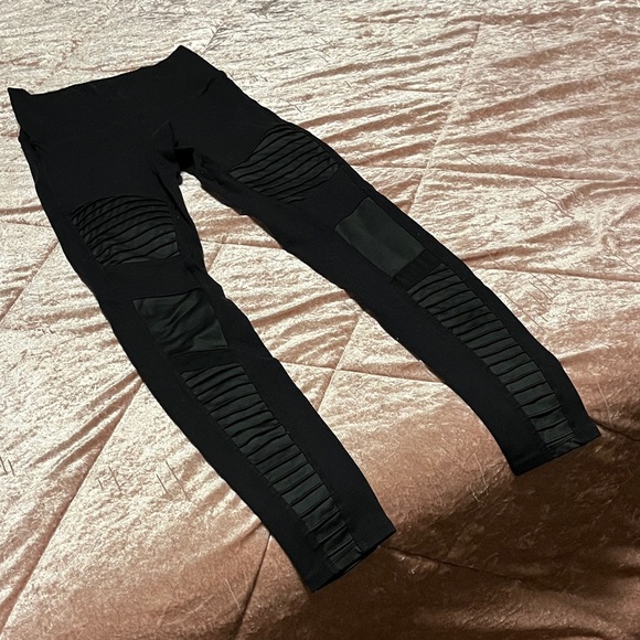 ALO Yoga Pants - ALO Yoga Black Leggings